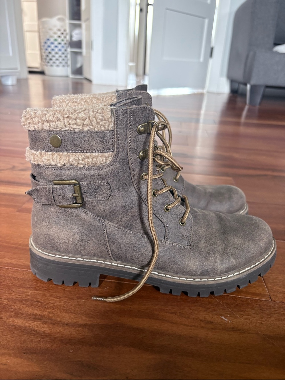 Women’s Brown Boots